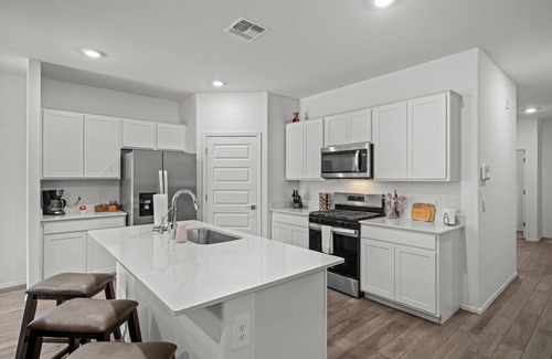 Tucson House | Picturesque 5 bedroom with Mountain Views