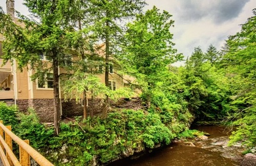 Dushore House | Picturesque family lodge on 28 acres in Sullivan 'county