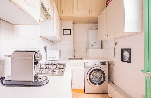 Regent's Park Apartment | Picturesque Flat in Camden Town
