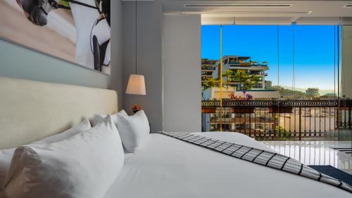 Romantic Zone House | PIER 57 - 709 Stunning View 2 BR Romantic Zone