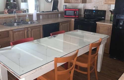 Ferriday House | PIER HAPPINESS on Lake Concordia Lakefront Rental!