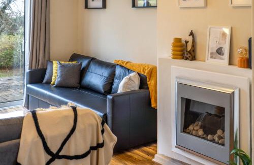 High Wycombe Apartment | Pierocks Carver Entire house, Hot tub & WIFI