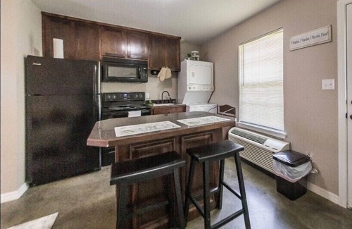 Russellville Apartment | Pierre’s chateau near Tech and ANO .