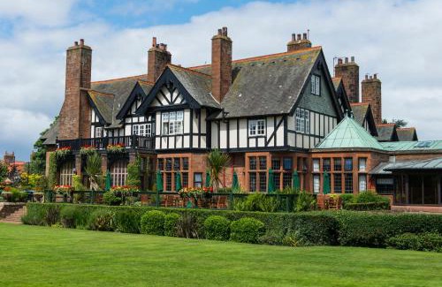 Troon Hotel | Piersland House