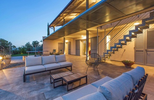 Campagnatico Villa | Pietra Bianca - Three Bedroom Villa, Sleeps 6