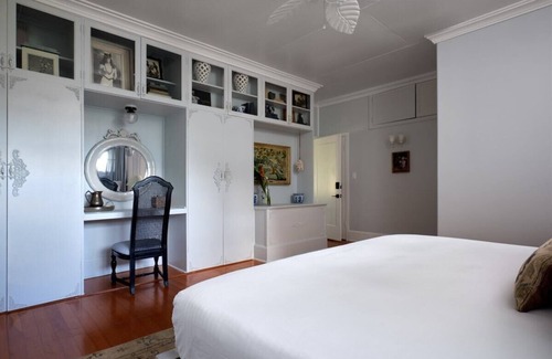 Wailuku Bed & Breakfast | Pikake Suite - Historic Elegance, Wailuku