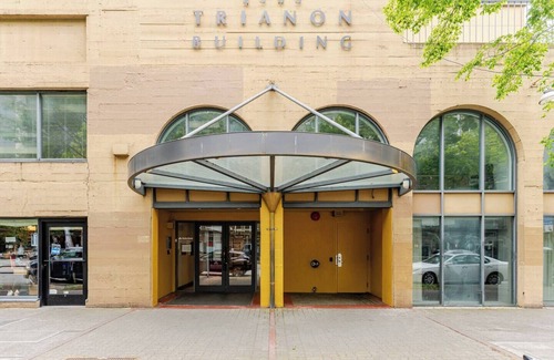 Belltown House | Pike Market Millionaire's Oasis: 3-Bedroom Seattle Sky Palace