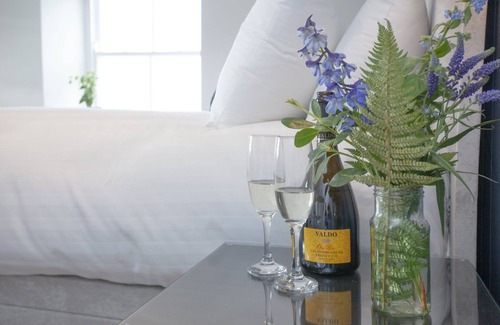 Brixham Hotel | Pilgrim, Maritime Suites - a suite that sleeps 2 guests in 1 bedroom