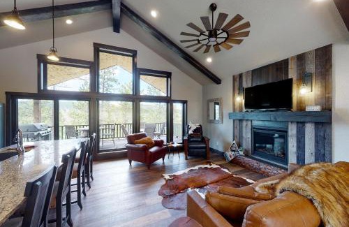 Deadwood House | Pillar Peak Perch