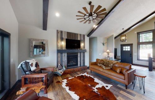 Deadwood House | Pillar Peak Perch