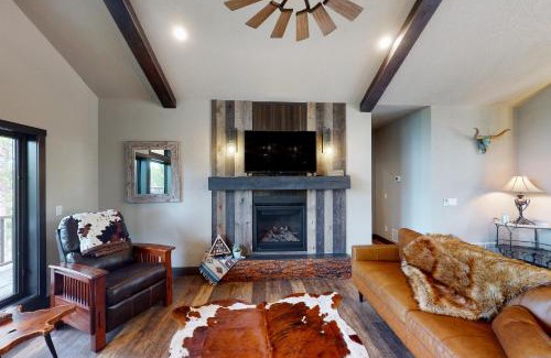 Deadwood House | Pillar Peak Perch