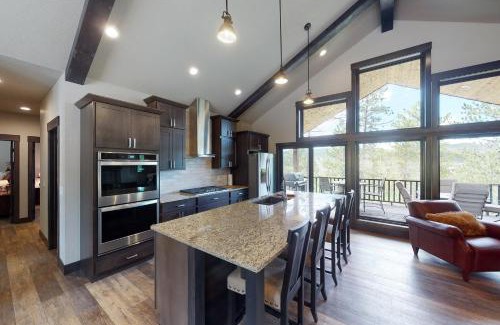 Deadwood House | Pillar Peak Perch