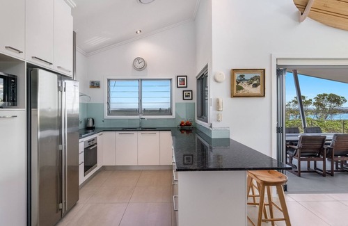 Yamba Apartment | Pilotage 4 | Best sunset views in town