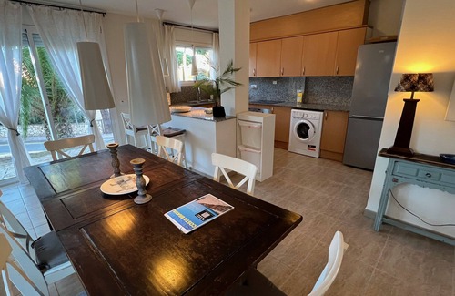 Pals Villa | Pinamar 2 - Pool, A/C and near the beach