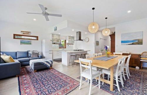 Victor Harbor House | Pine - 11 Pine Ave Victor Harbor No Linen Included