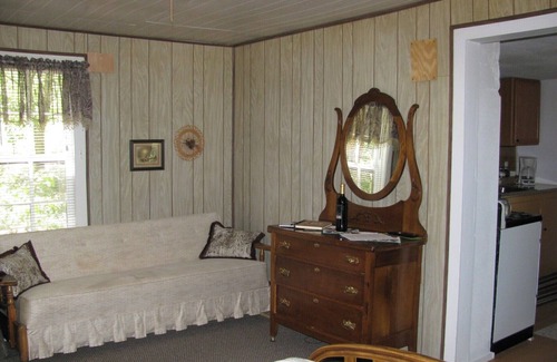 Beulah Cabin | Pine Away/1 bedroom, 1 bathroom