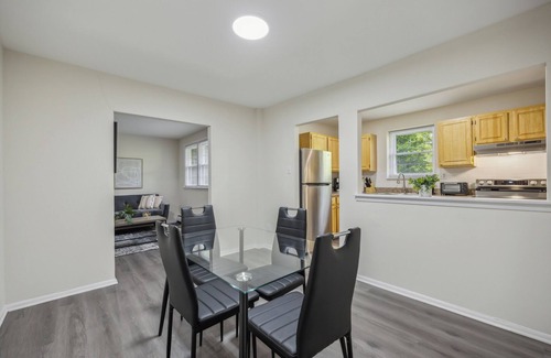 Newark Apartment | Pine Brook 1306 I Modern 2Br Oasis I Free Parking