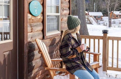 Bethlehem Cabin | Pine Cabin: Lakeside Log Cabin Escape