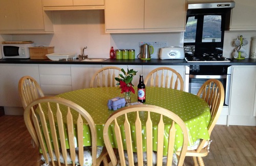 Dolgellau House | Pine Cottage - Exceptional Location In Snowdonia National Park Near Beaches