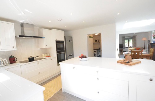 Melton Cottage | PINE COTTAGE, pet friendly, with open fire in Woodbridge