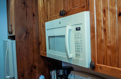 Sisters Apartment | Pine Grove Suite in Sisters
