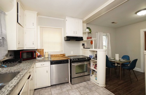 New Castle House | Pine Haven – Spacious Family Stay | Crib, Pet-Friendly, Slee