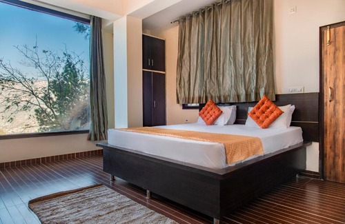 Kumarhatti Apartment | Pine Hills Kasauli - By BlackPearl