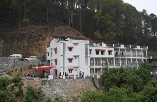 Rajgarhi Hotel | Pine hills resort and restaurant