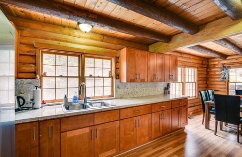 Pine Mountain Club Cabin | Pine Mountain Club Cabin w/Community Pool!
