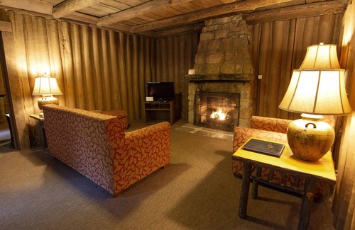 Fourmile Hotel | Pine Mountain State Resort Park