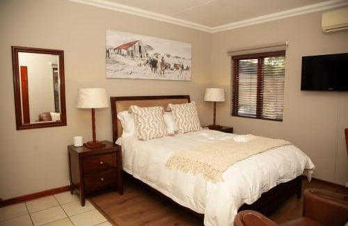Centurion Apartment | Pine & Pebble