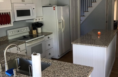 Pine Point House | Pine Point Beachhouse Within Walking Distance To Pine Point Beach