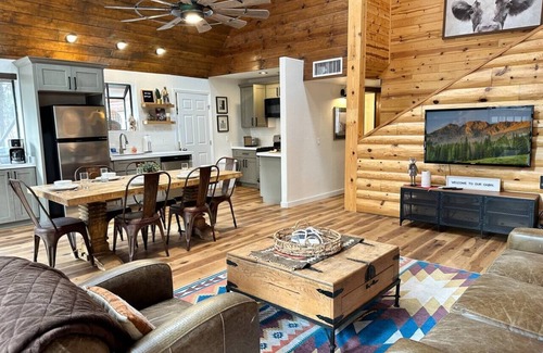Show Low Cabin | Pine Ridge Lodge | Hot Tub~Game Room~Pets Welcome