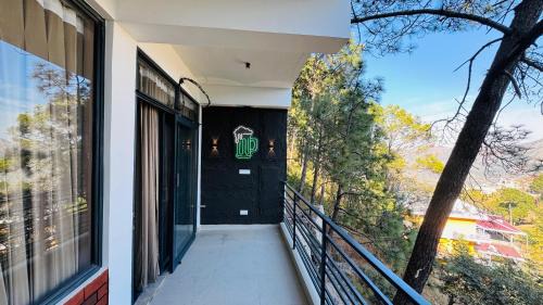 Kumarhatti Apartment | Pine View Hill Crest Kasauli hills