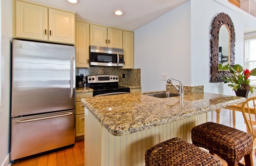 Old Town Cottage | PINEAPPLE COTTAGE ~ Adorable, Updated Old Town Cottage w/Shared Heated Pool!