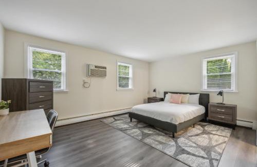 Newark Apartment | Pinebrook 914 I Popular 2br Apartment For Rent !