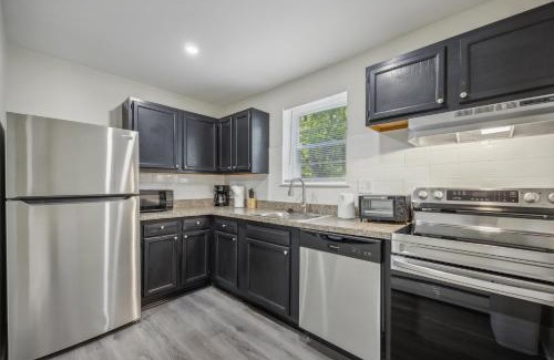 Newark Apartment | Pinebrook 914 I Popular 2br Apartment For Rent !