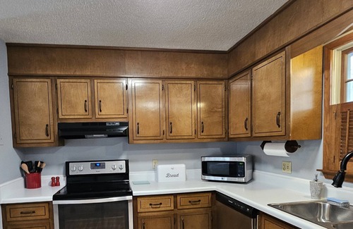 Mentone Cottage | Pinecrest Cottage - cozy guesthouse, close to all things Mentone!