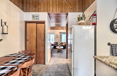 Pinecrest House | Pinecrest Retreat with Fireplace!