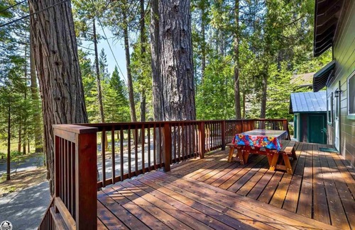 Long Barn Cabin | Pinecrestarearental #15 9/5-12/10 no holidays book 2 nights get 3rd night free.
