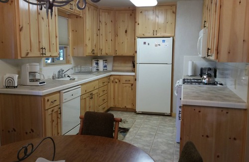 Pinecrest Cabin | PinecrestAreaRentals #10 9/5-12/10 no holidays book 2 nights get 3rd night free.