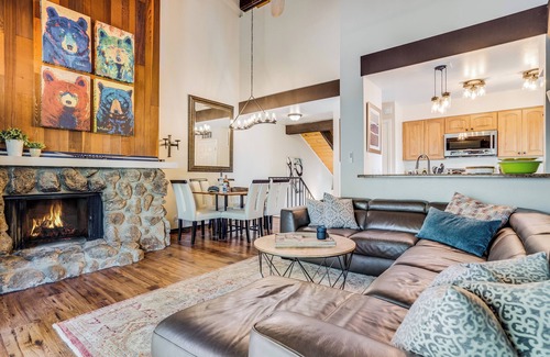 Dollar Point Cabin | Pinegrove by AvantStay | Beautiful Villas Condo just outside Tahoe City!