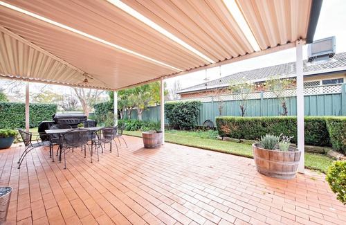 Dubbo House | Pinehurst - Close to Zoo & Golf Club, Pets Allowed