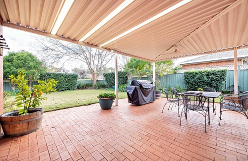 Dubbo House | Pinehurst - Close to Zoo & Golf Club, Pets Allowed