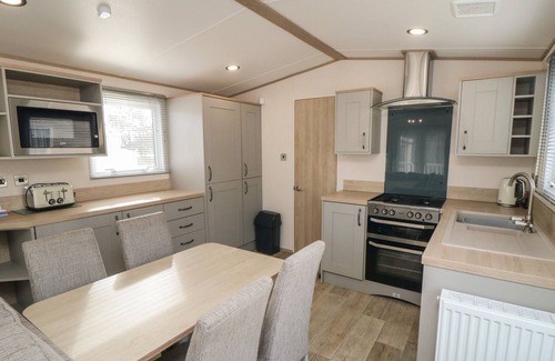 Cayton Bay Cottage | PINES 32, family friendly, country holiday cottage in Cayton