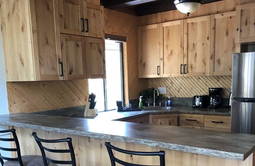 Pollock Pines Cabin | Pines Retreat - Charming Getaway