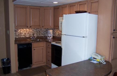 Traverse City Apartment | Pinestead Reef Resort