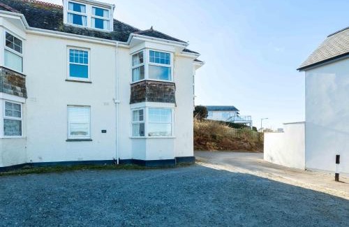 Trebetherick House | Pinewood Flat 5