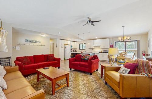 Ridgewood House | Piney Retreat