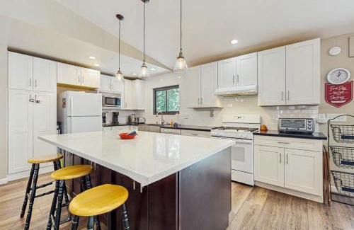 Ridgewood House | Piney Retreat